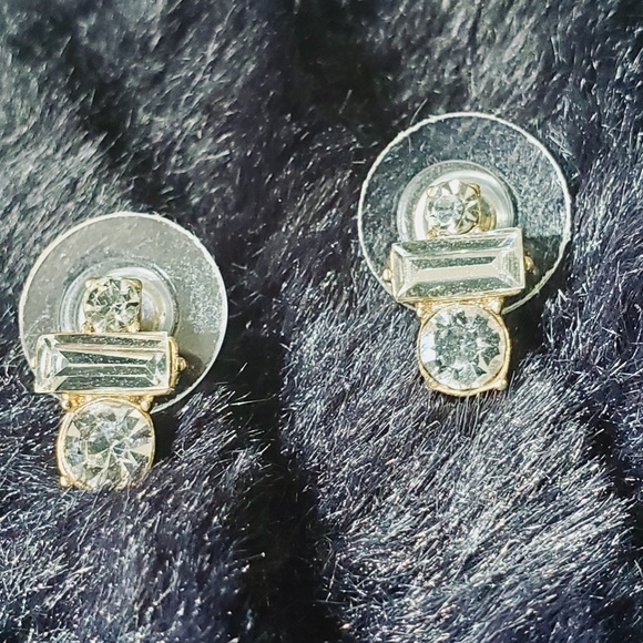 Ann Taylor Flower Necklace - Picture 5 of 12